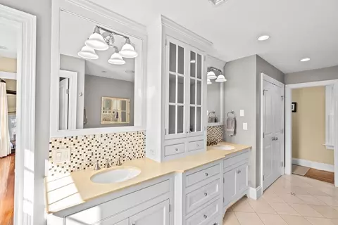 50 Pleasant St, Hingham, MA 02043 photo 27