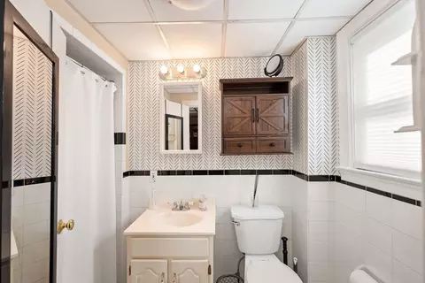 15 Thompson St, Warren, RI 02885 photo 13