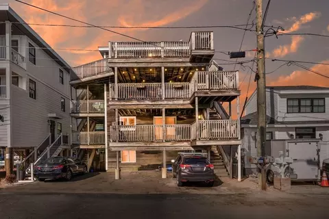 7 Shea St #4, Salisbury, MA 01952