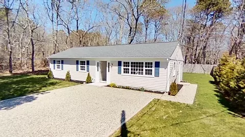 4 Frances Helen Rd, Yarmouth, MA 02675