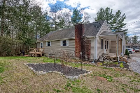 263 Woodbine Ave, Hanson, MA 02341