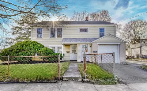 3 Dean St # -5, Stoneham, MA 02180