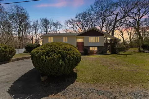 22 Fitch Ter, Randolph, MA 02368