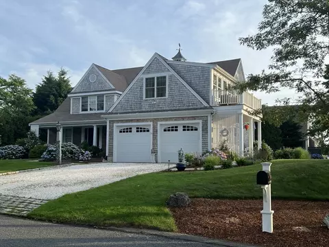 36 Pheasant Cove Cir, Yarmouth, MA 02675
