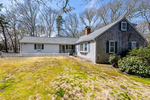 4 Maura Rd, Yarmouth, MA 02673