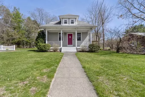 31 Bloomfield St, Seekonk, MA 02771