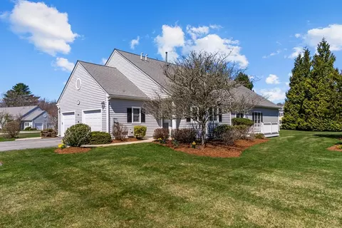 25 Village Way #25, Westport, MA 02790