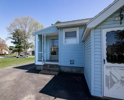 23 Brodeur Ave, Webster, MA 01570 photo 6