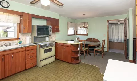 23 Brodeur Ave, Webster, MA 01570 photo 9