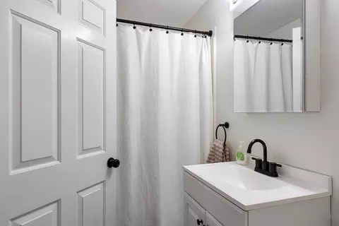 Bath - 3 Park St #1, Danvers, MA 01923 photo 1 of 1