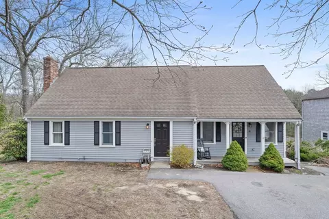 4 Jacqueline Ln, Plymouth, MA 02360