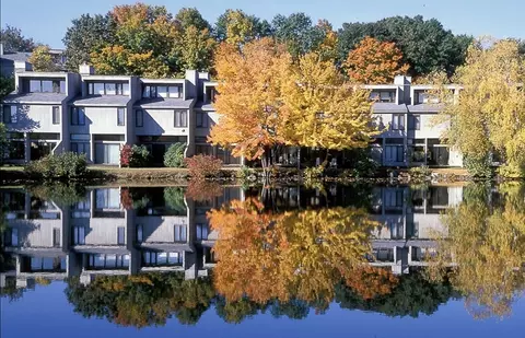 90 Mill Pond #90, North Andover, MA 01845