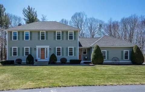 7 Crestview Dr, Rutland, MA 01543