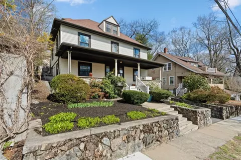 33 Nowell Rd, Melrose, MA 02176