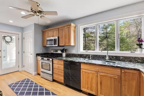64 Sachem Rd, Raynham, MA 02767 photo 5