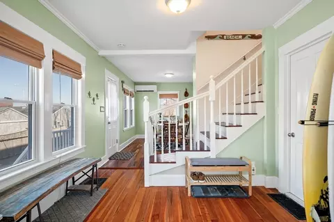 Entry Way - 17 Maple Ave, Nahant, MA 01908 photo 2 of 3