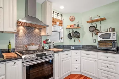 Kitchen - 17 Maple Ave, Nahant, MA 01908 photo 5 of 5