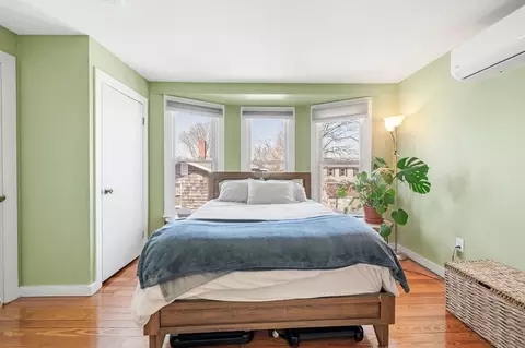 Bedroom - 17 Maple Ave, Nahant, MA 01908 photo 2 of 3