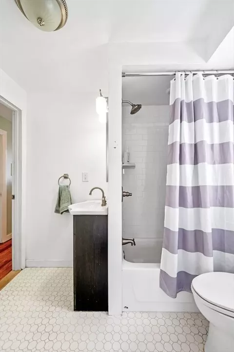 Bath - 17 Maple Ave, Nahant, MA 01908 photo 5 of 5