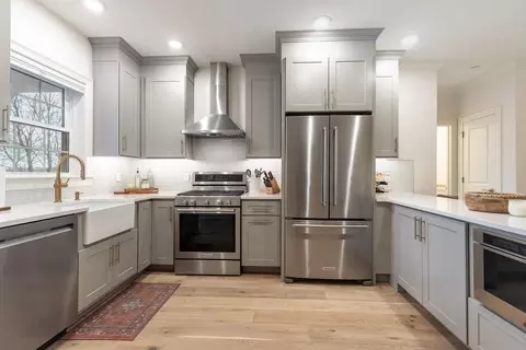 165 Cambridge Rd #10, Woburn, MA 01801