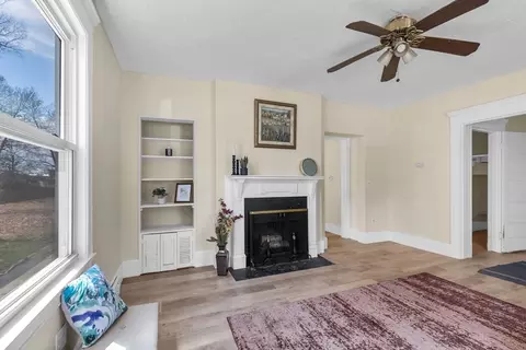 Living - 102 Florida St, Springfield, MA 01109 photo 2 of 3