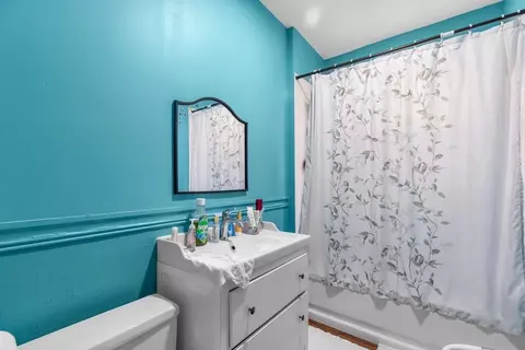 Bath - 102 Florida St, Springfield, MA 01109 photo 3 of 3