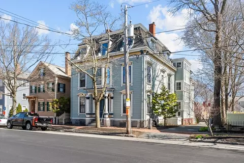 7 Winter St #2, Salem, MA 01970