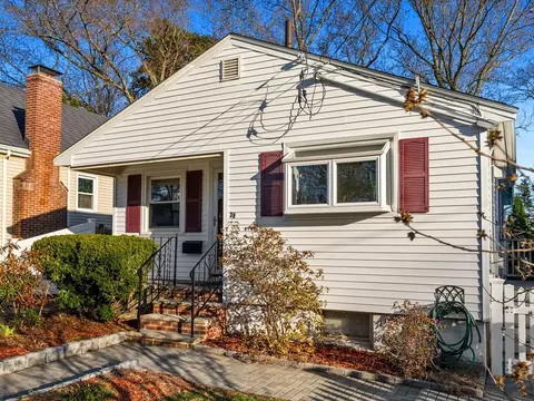 38 Crosstown Ave, West Roxbury, MA 02132