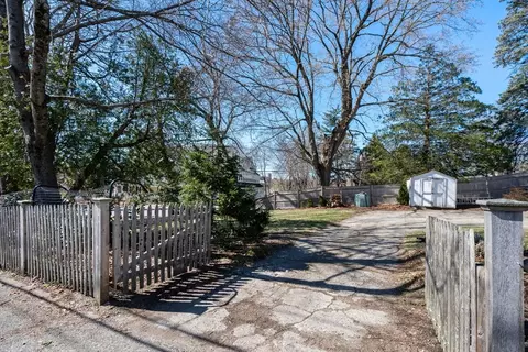 Exterior - 2 Brooks St, Maynard, MA 01754 photo 5 of 10