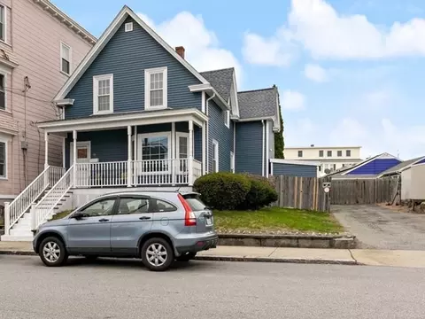 95 Brookfield St, Lawrence, MA 01843
