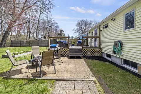 8 Kingcrest Ter, Randolph, MA 02368 photo 3