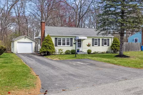 8 Kingcrest Ter, Randolph, MA 02368