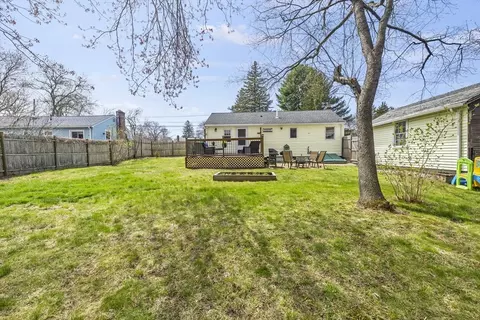 8 Kingcrest Ter, Randolph, MA 02368 photo 2