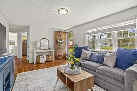 8 Kingcrest Ter, Randolph, MA 02368 photo 5