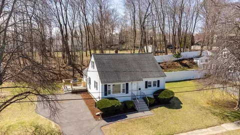 11 Alma Ln, Danvers, MA 01923