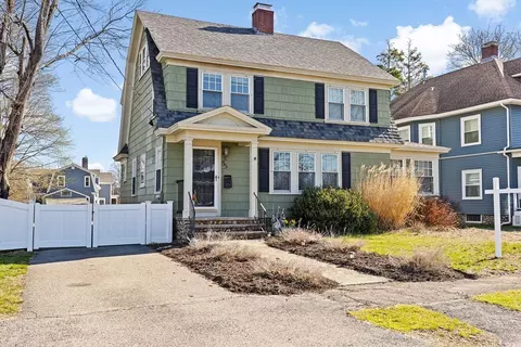 35 Bourne St, Middleboro, MA 02346