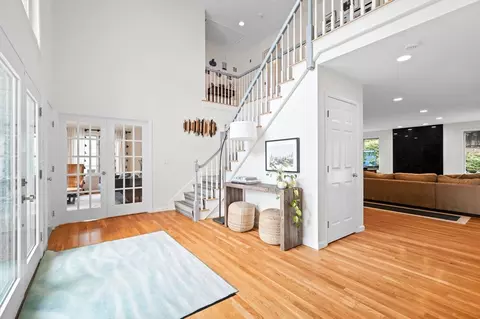 6 Yolande Rd, Marblehead, MA 01945 photo 2