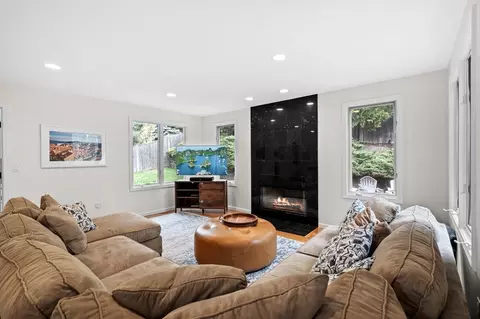6 Yolande Rd, Marblehead, MA 01945 photo 9