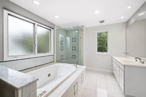 6 Yolande Rd, Marblehead, MA 01945 photo 17