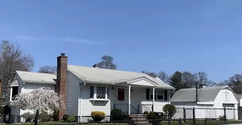 91 Sunderland Rd, Worcester, MA 01604