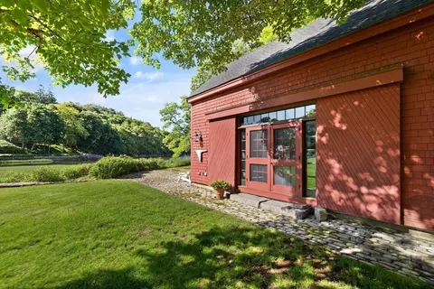 Exterior - 4 Lane Rd, Gloucester, MA 01930 photo 5 of 8