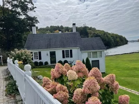 Exterior - 4 Lane Rd, Gloucester, MA 01930 photo 2 of 8