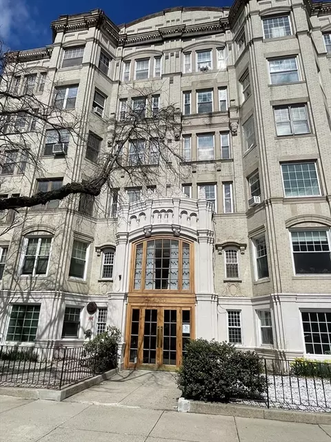 520 Beacon St #4C, Boston, MA 02115