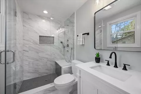 Bath - 2 Thomas Rd, Danvers, MA 01923 photo 4 of 6