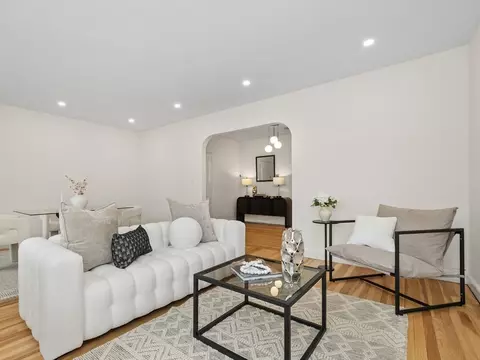 Living - 36 Browne St #2, Brookline, MA 02446 photo 2 of 3