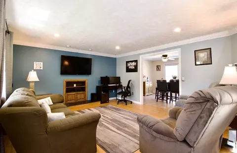 53 Babcock Tavern Rd, Ware, MA 01082 photo 5