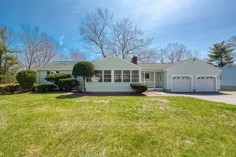 115 Oak Ridge Dr, Ayer, MA 01432