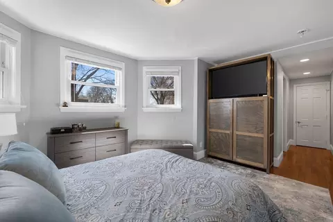 Bedroom - 75 Fairmount Ave, Saugus, MA 01906 photo 3 of 8
