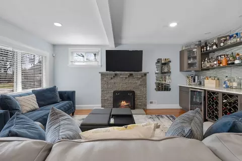 Living - 75 Fairmount Ave, Saugus, MA 01906 photo 1 of 6