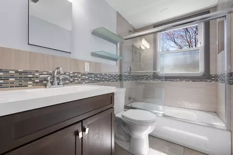 Bath - 75 Fairmount Ave, Saugus, MA 01906 photo 5 of 5
